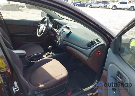 2010 Kia Forte Ex z USA, uszkodzony, nr VIN KNAFU4A27A5168676